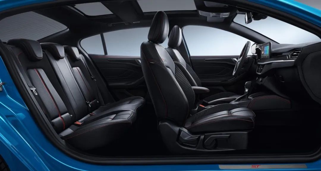 全新福克斯回归四缸1.5T+6AT，比思域、高尔夫更能打？