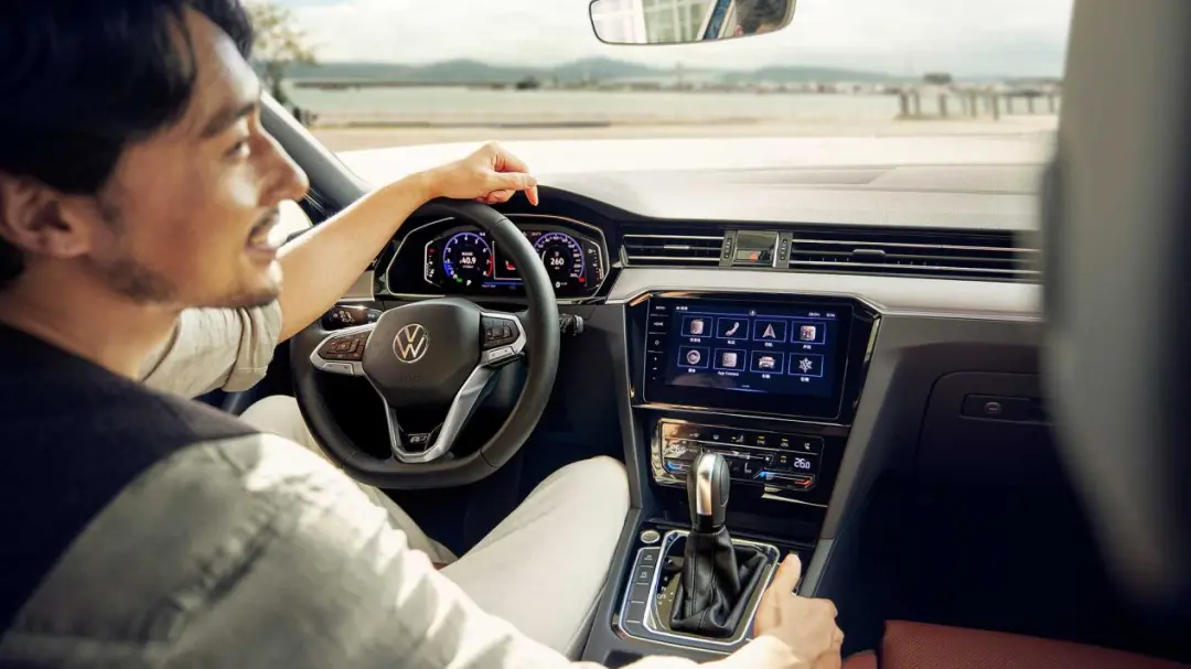 买迈腾、帕萨特不如买蔚揽，空间大、有格调，德国进口