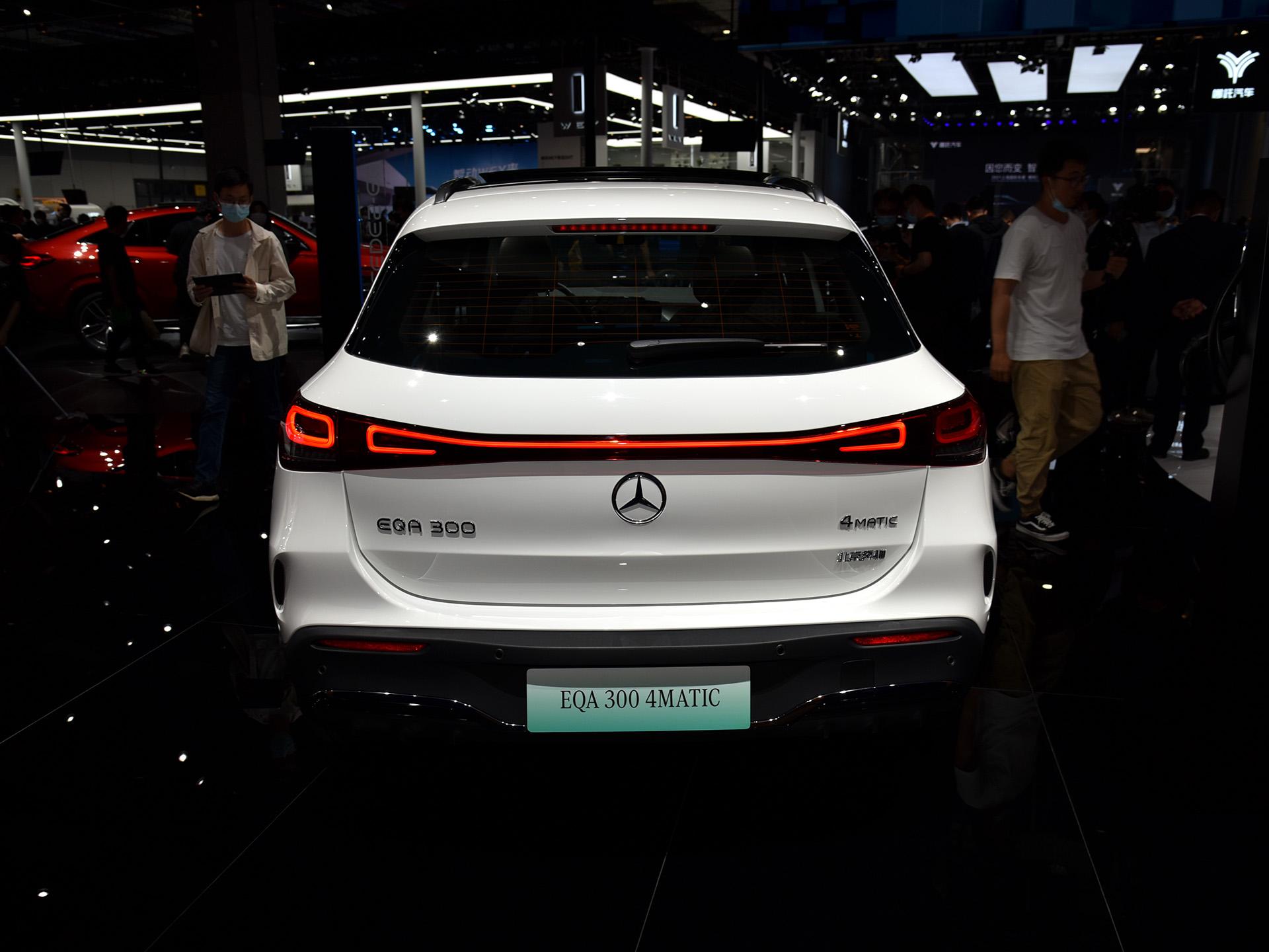 奔驰入门suv,四驱537公里续航,充电保养都省钱,实拍奔驰eqa