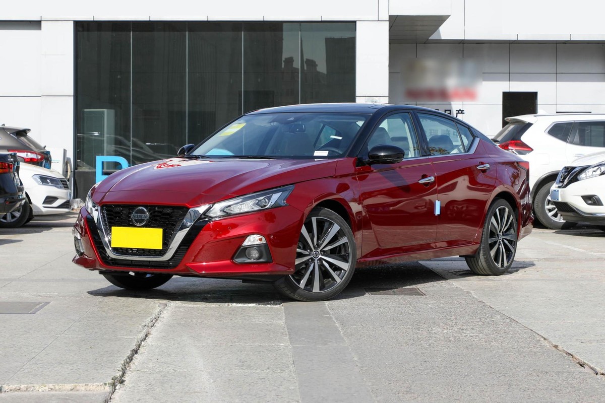 详解日产天籁顶配,售价26.98万,2.0t配cvt动力,究竟表现如何?