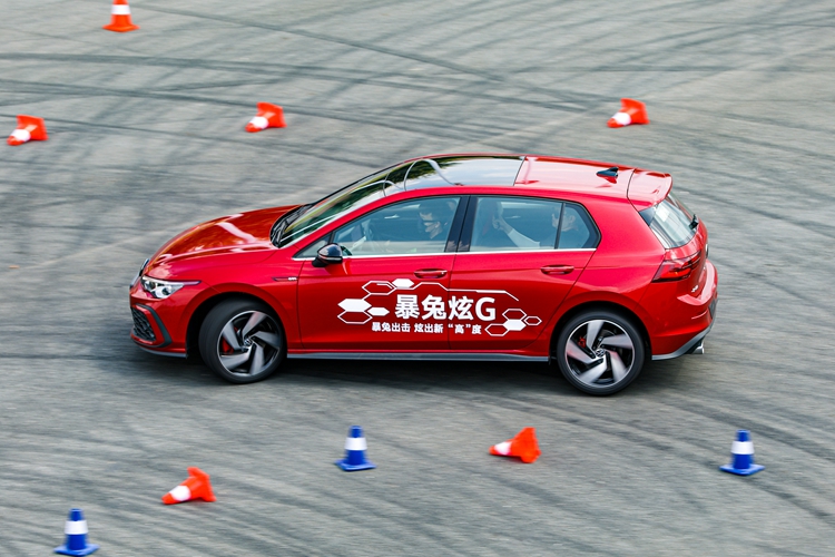 体验一汽-大众第八代高尔夫GTI