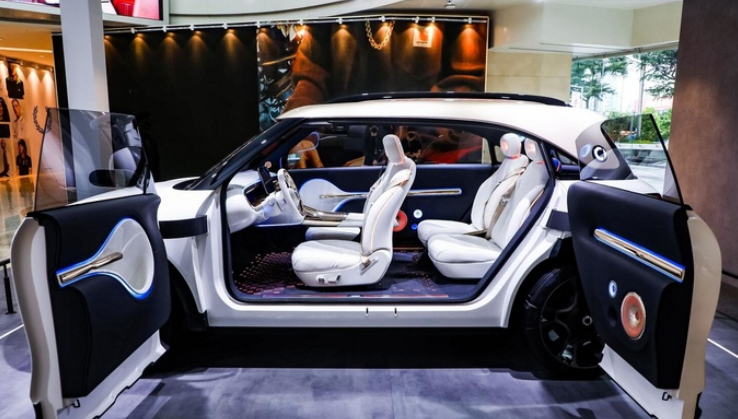 最便宜奔驰丨吉利smart首车年内上市，外观可爱预计15万起