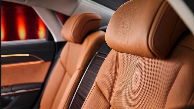 全新中期改款奥迪A8正式发布，换装全新外观设计，配备数字大灯