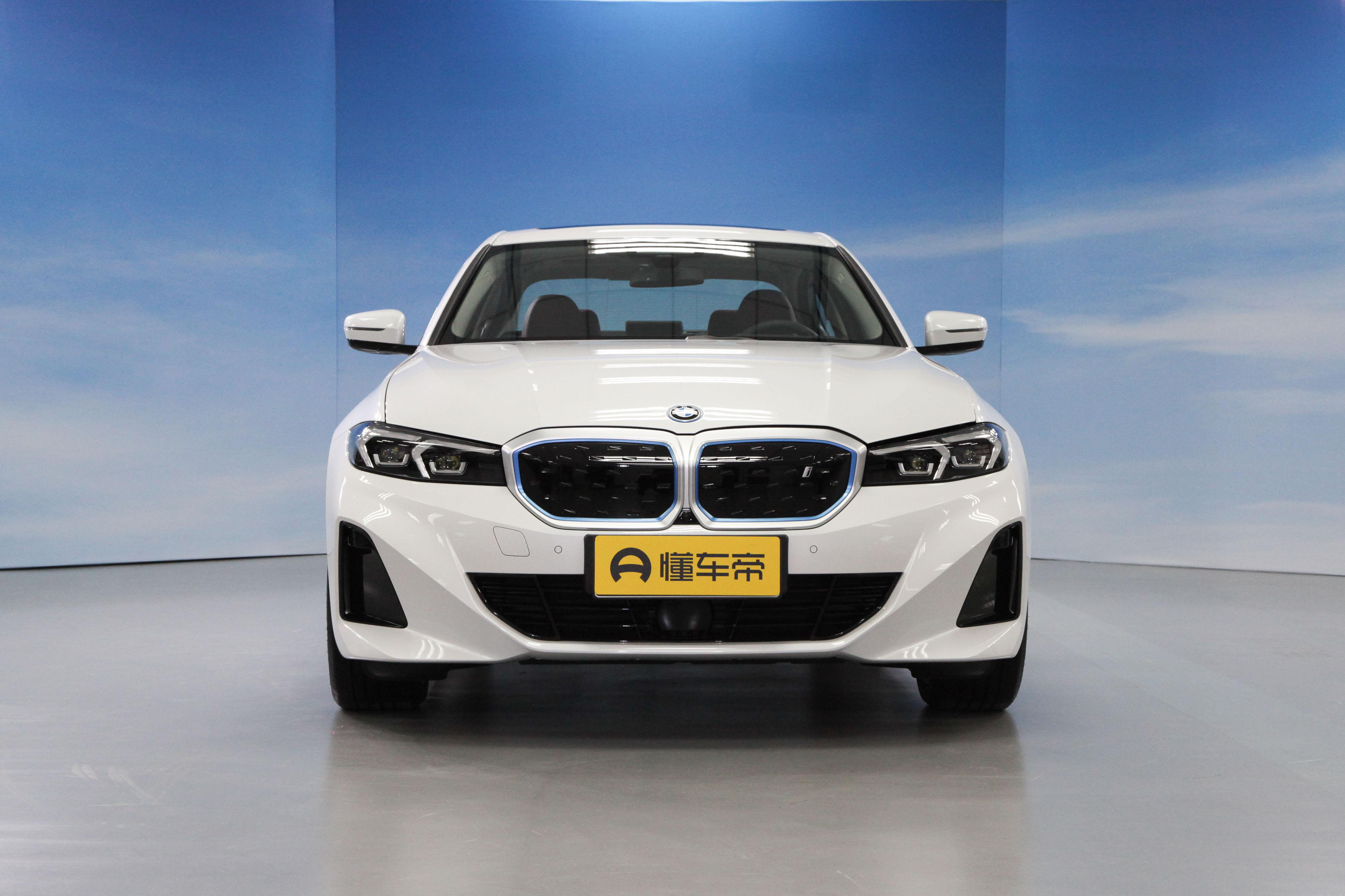 纯电续航526公里，34.99万就配空气悬挂，宝马i3值得选吗？