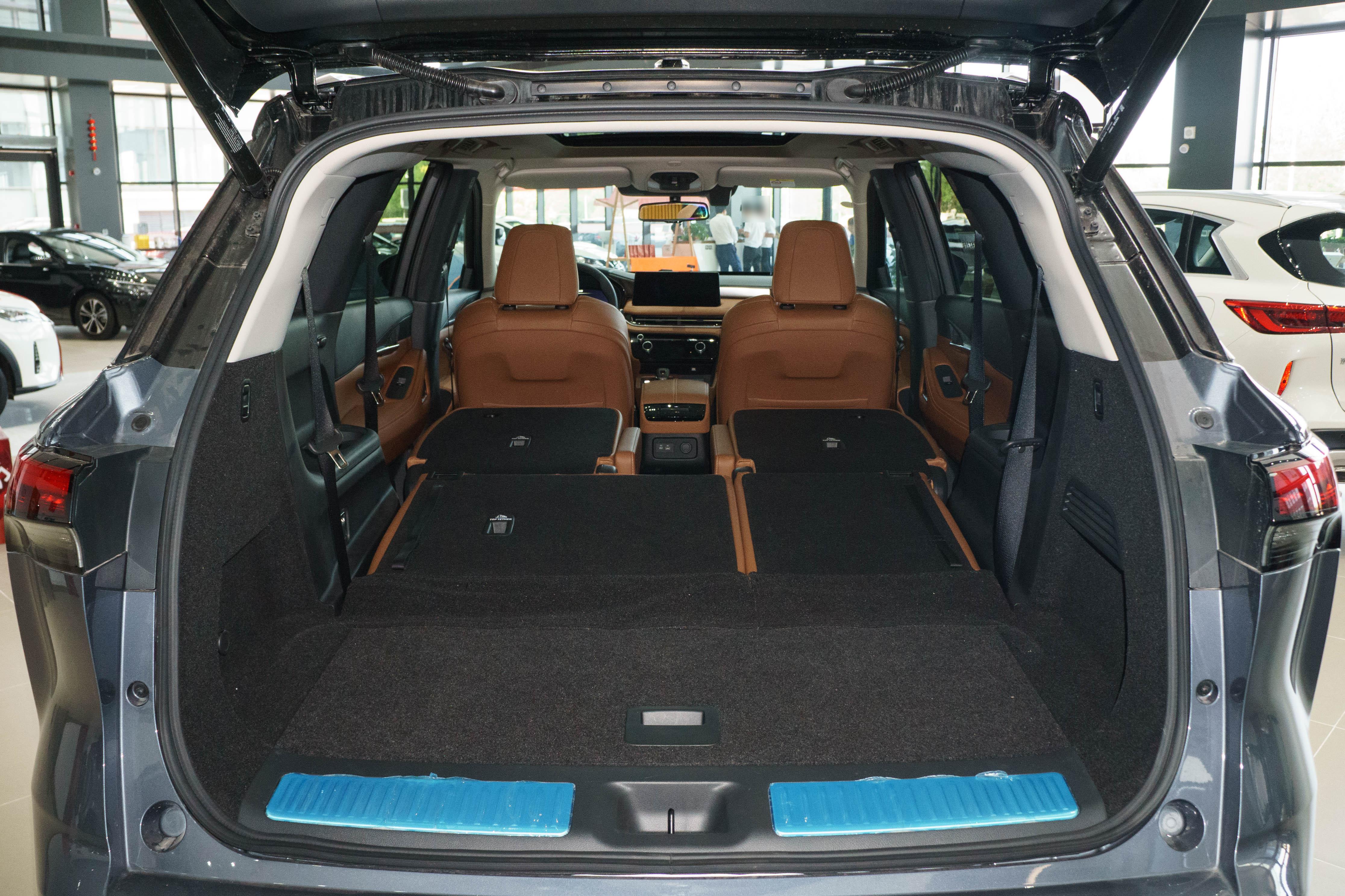 被低估的豪华SUV！2+2+2大六座，2.0T+9AT+四驱，终端优惠超12万