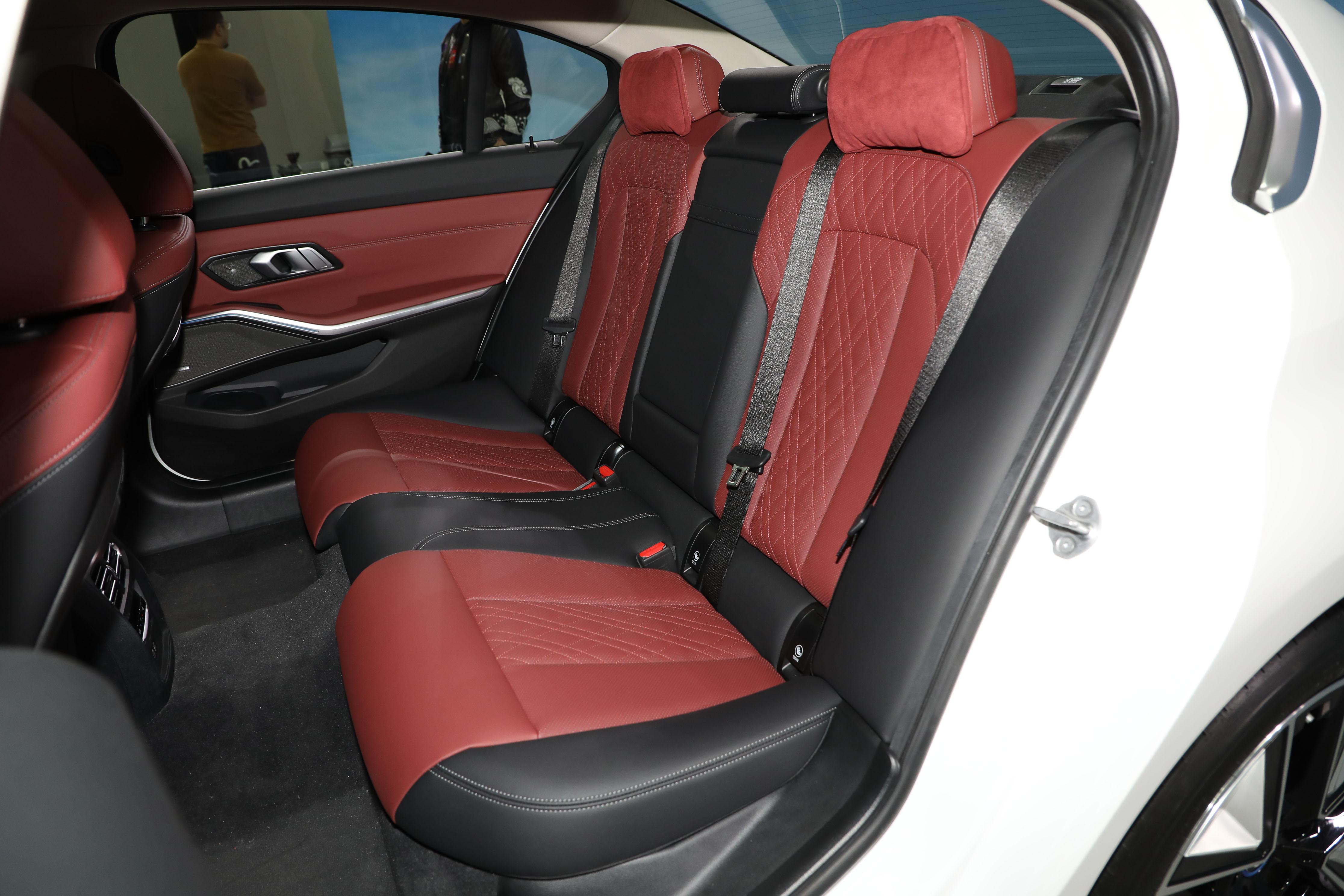 纯电续航526公里，34.99万就配空气悬挂，宝马i3值得选吗？