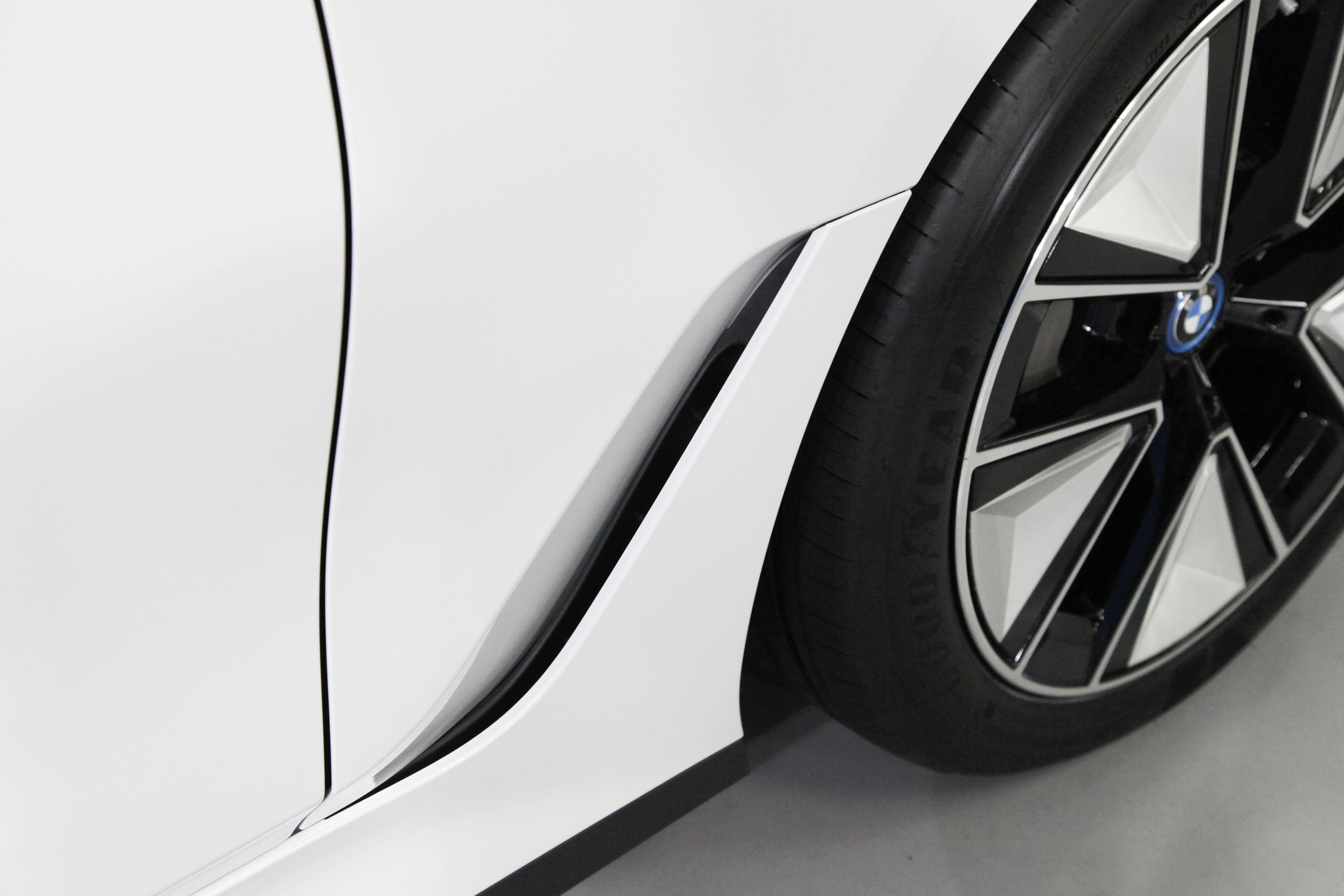 纯电续航526公里，34.99万就配空气悬挂，宝马i3值得选吗？