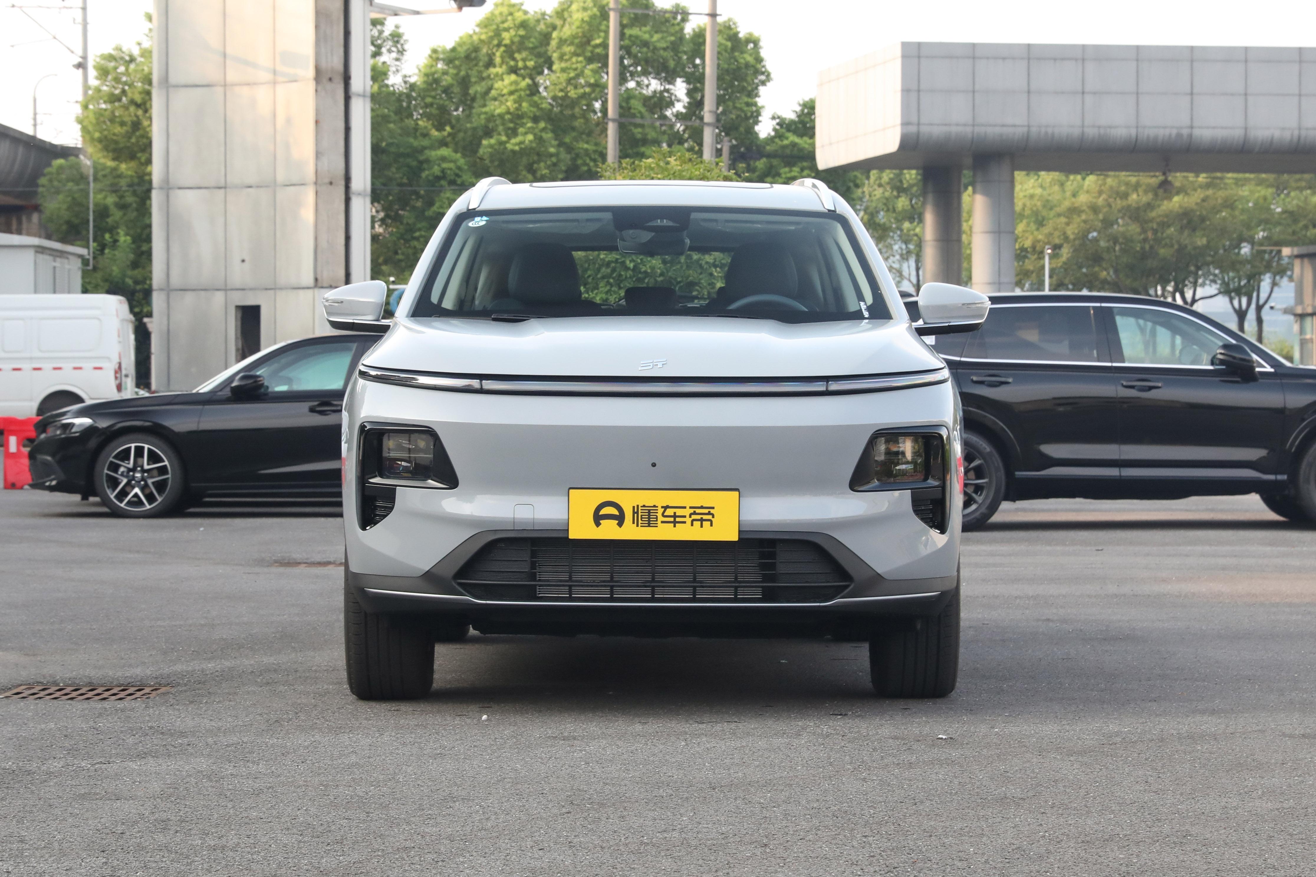 又一插混SUV黑马，续航1300km，配置要啥有啥，空间大价格又实惠