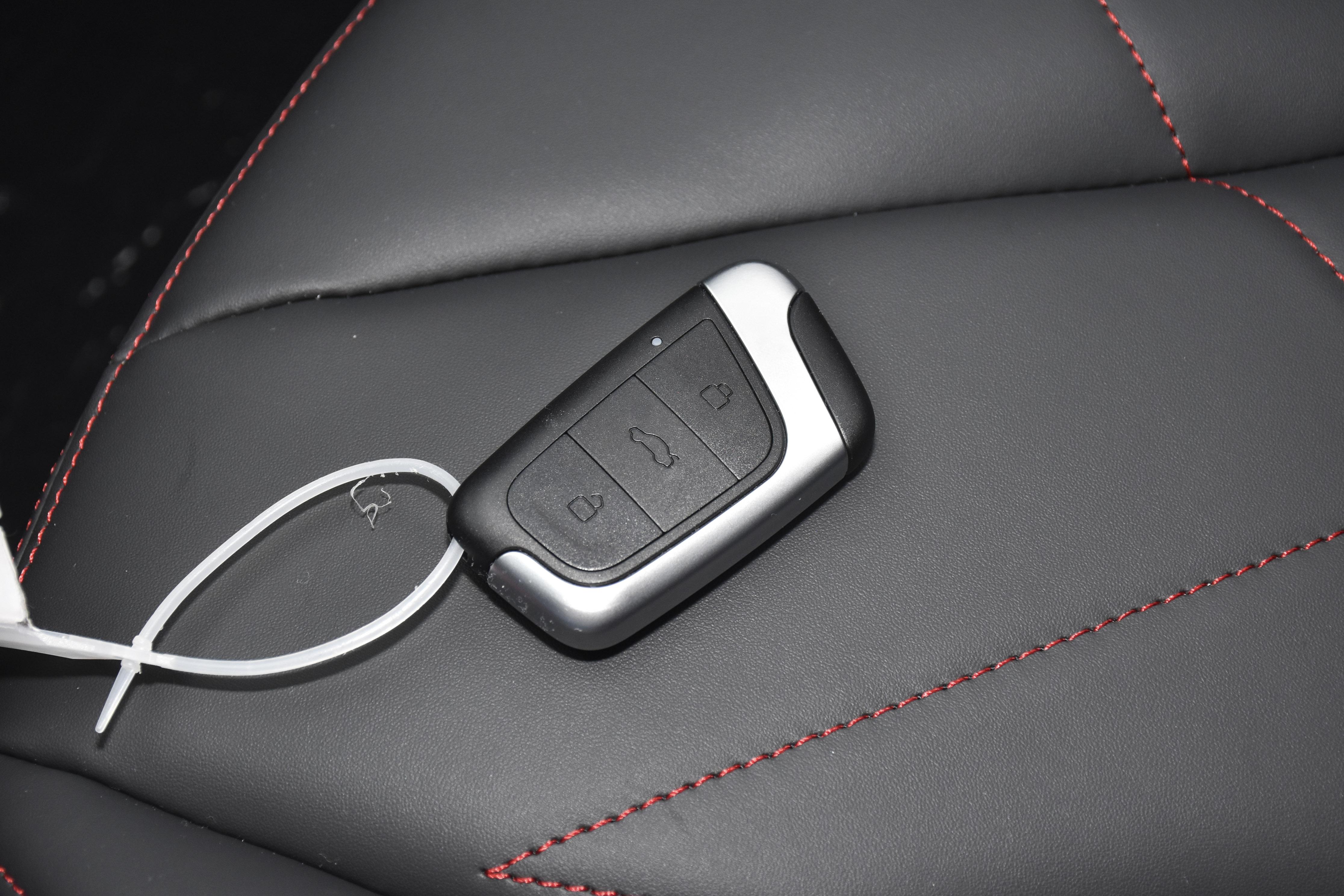 支持快充的微型电动车，纯电巡航408km，奇瑞小蚂蚁怎么样？