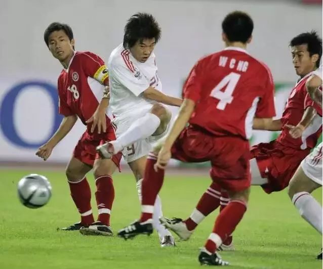 2004世界杯8比0(高分却惨遭淘汰的苦涩，国足早在14年前就尝过了！)