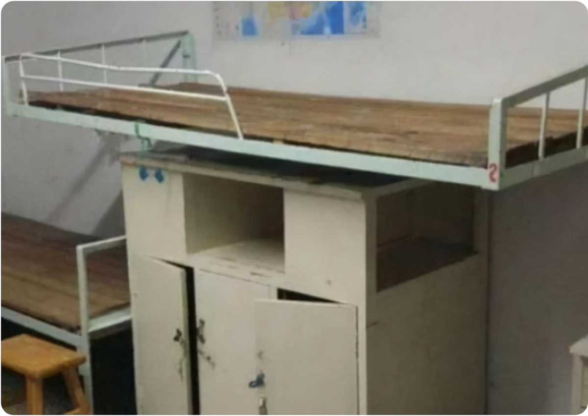 “叙利亚风”大学宿舍火了，充满颓废感，研究生看完想连夜回家