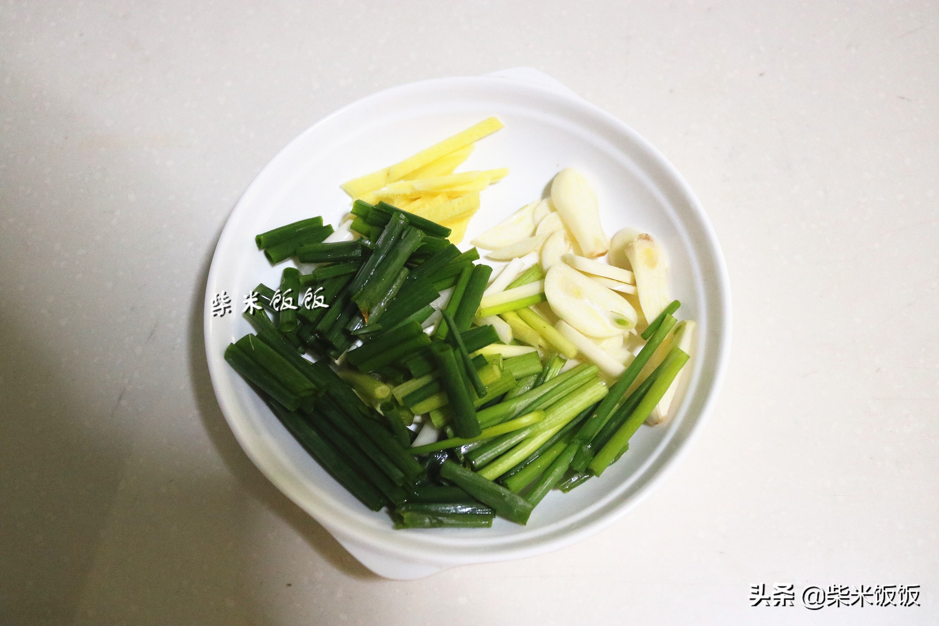 我家吃带鱼，从来不油炸！用这方法做，鱼肉不腥不碎，入味好吃