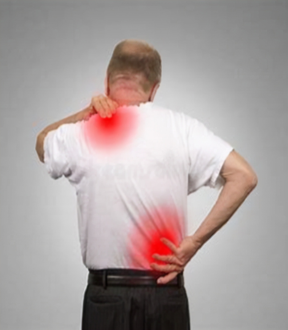 后背,肩胛骨区域疼痛是怎么回事?该如何应对?告诉您