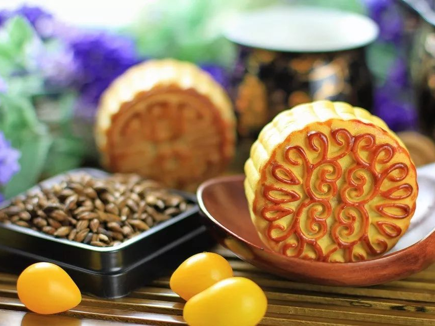 中秋节吃什么传统食物(中秋节都吃些什么? 传统)