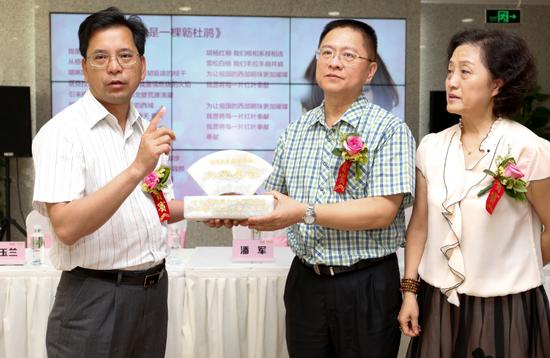 著名歌手姚贝娜病逝6年多了，年迈父母的晚年生活状况怎样？