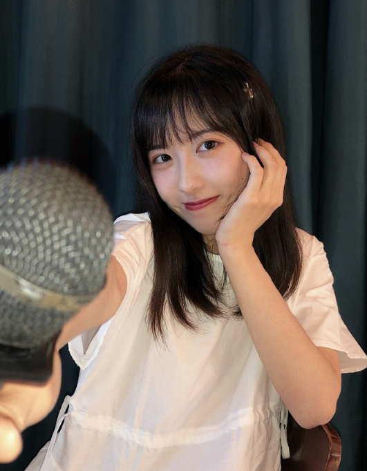 对有梨涡的女孩毫无抵抗力梨涡的女孩子