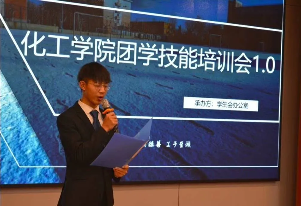 两年获7万+奖学金，从“压线入学”到专业第二，他是周志峰