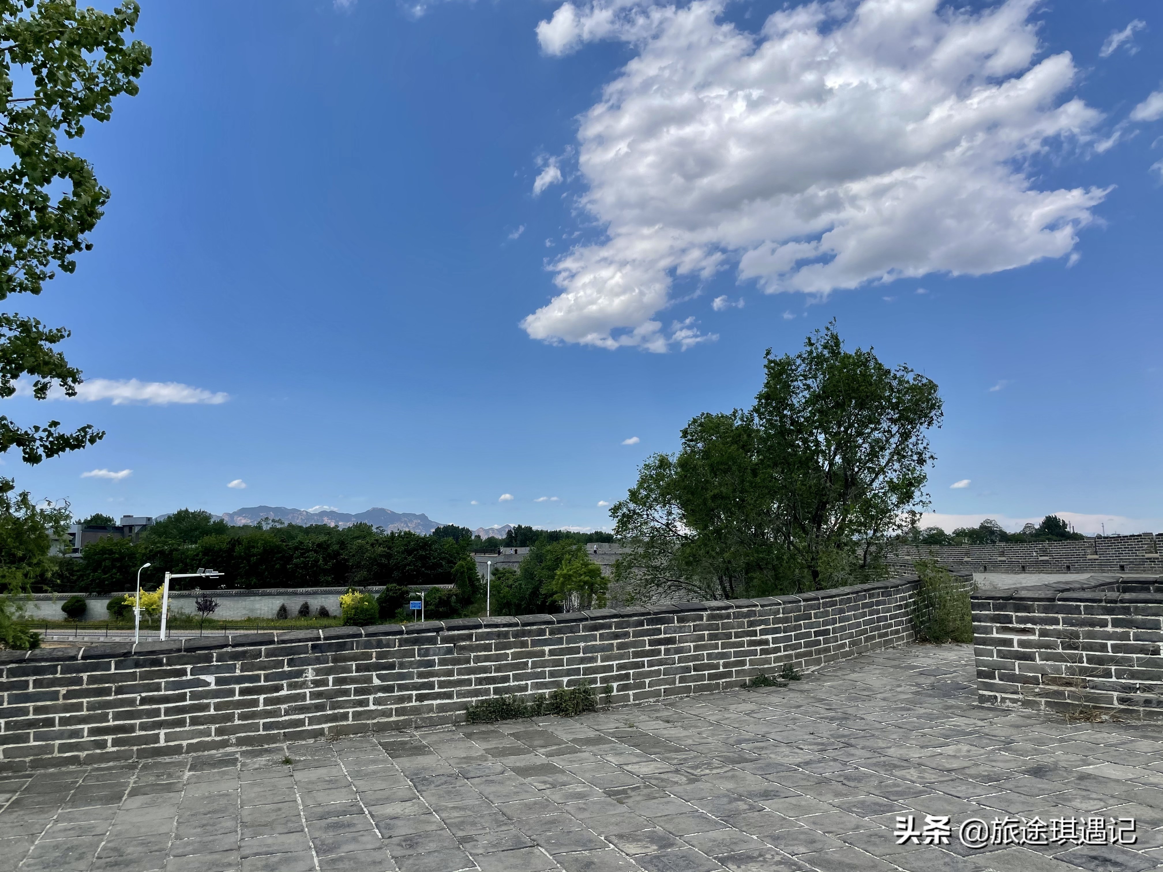 山海关凭啥是天下第一关？上过山下过海才知道其中奥秘，名不虚传