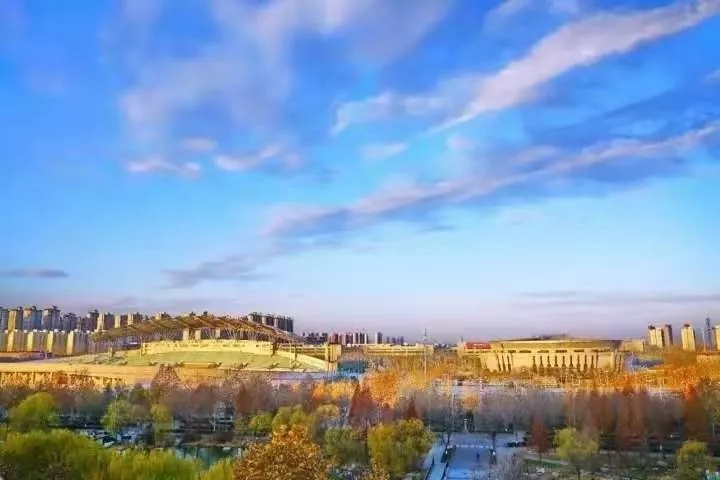 河南一所学院升级为“大学”，却因校名问题，学生争论不休