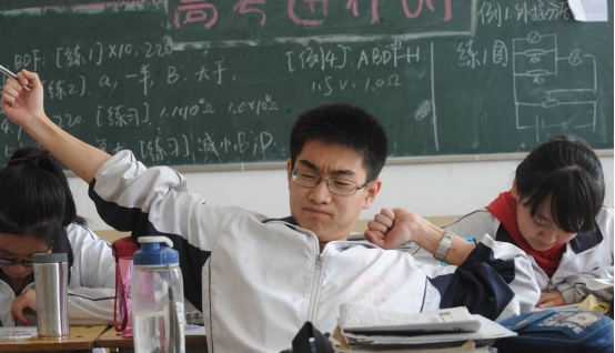 这3所二本大学，毕业生90%都是“端碗大师”，成为公务员几率大