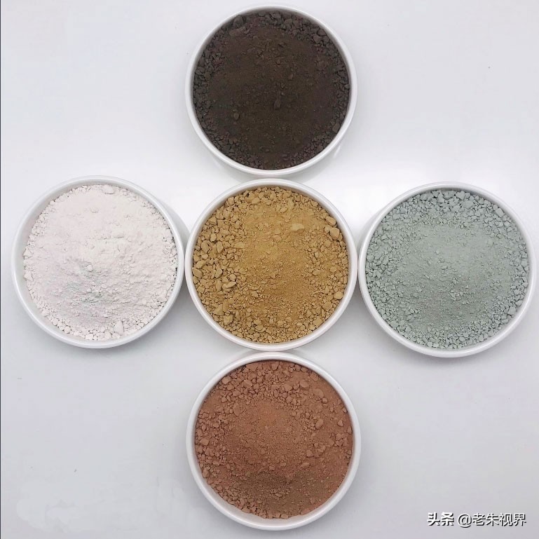 五色土象征着我们广博的大中华,并寓意中华疆域地大物博,多姿多彩.