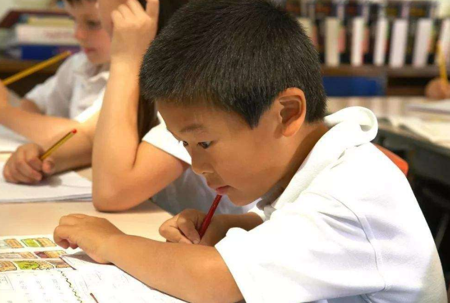 沈阳民办学校学费和住宿费，有的超过万元，家长看完是否钱包紧？