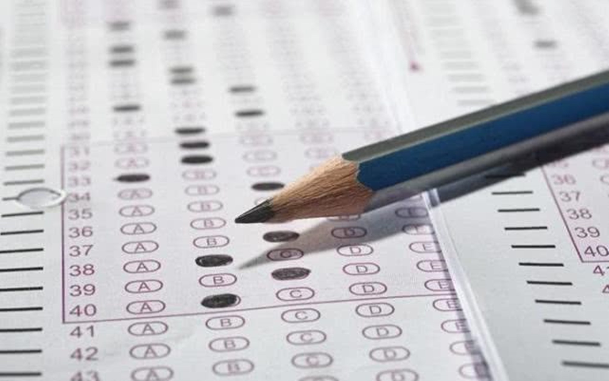 高考专用笔（为啥高考要求学生使用2B铅笔）