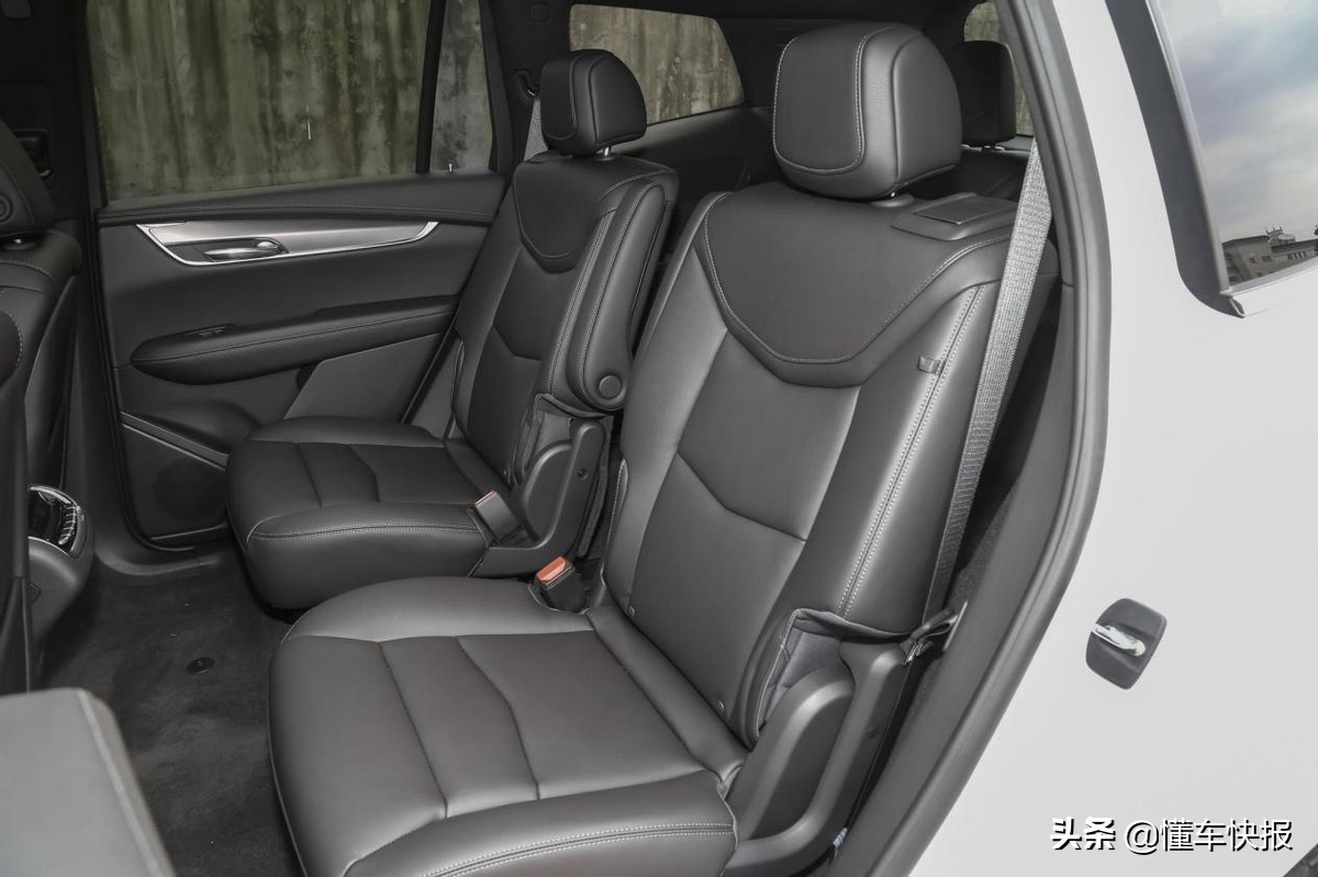 35万元级6座中大型SUV，福特探险者、凯迪拉克XT6如何选？