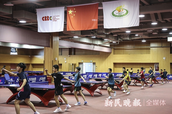 中国乒乓球学院(这里是中国乒乓球的“造梦基地”，“小二郎”不只学打球更要“上学堂”)
