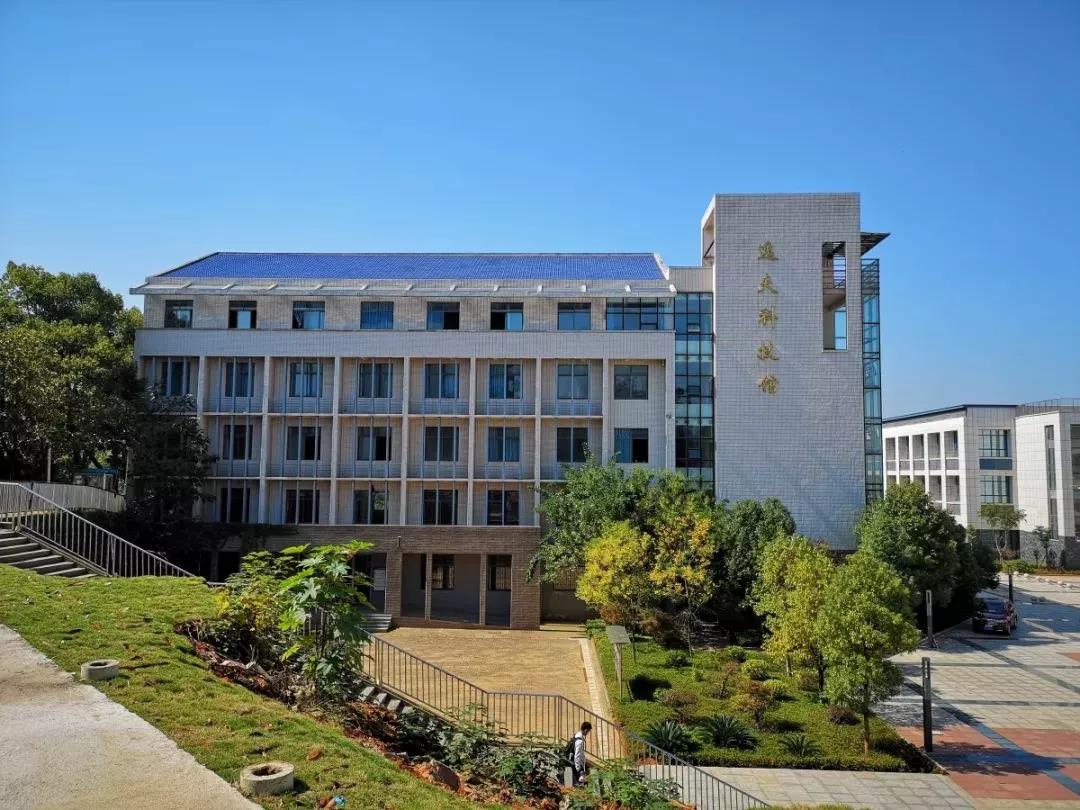 走出蛟龙号设计师、世界五百强总裁，创下多个第一，南华大学超火