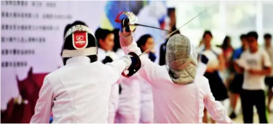 四川神仙高校：超20个食堂，宿舍三室一厅，有专属地铁站！网友：五星级体验！