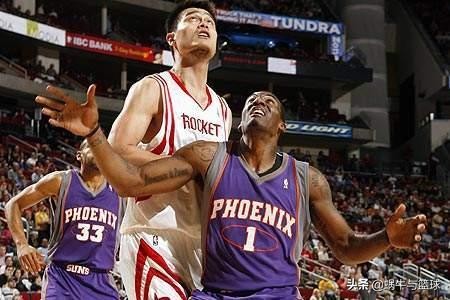 为什么姚明在nba(姚明在NBA打了8年，巅峰时不输任何内线，为何没有进过一阵？)