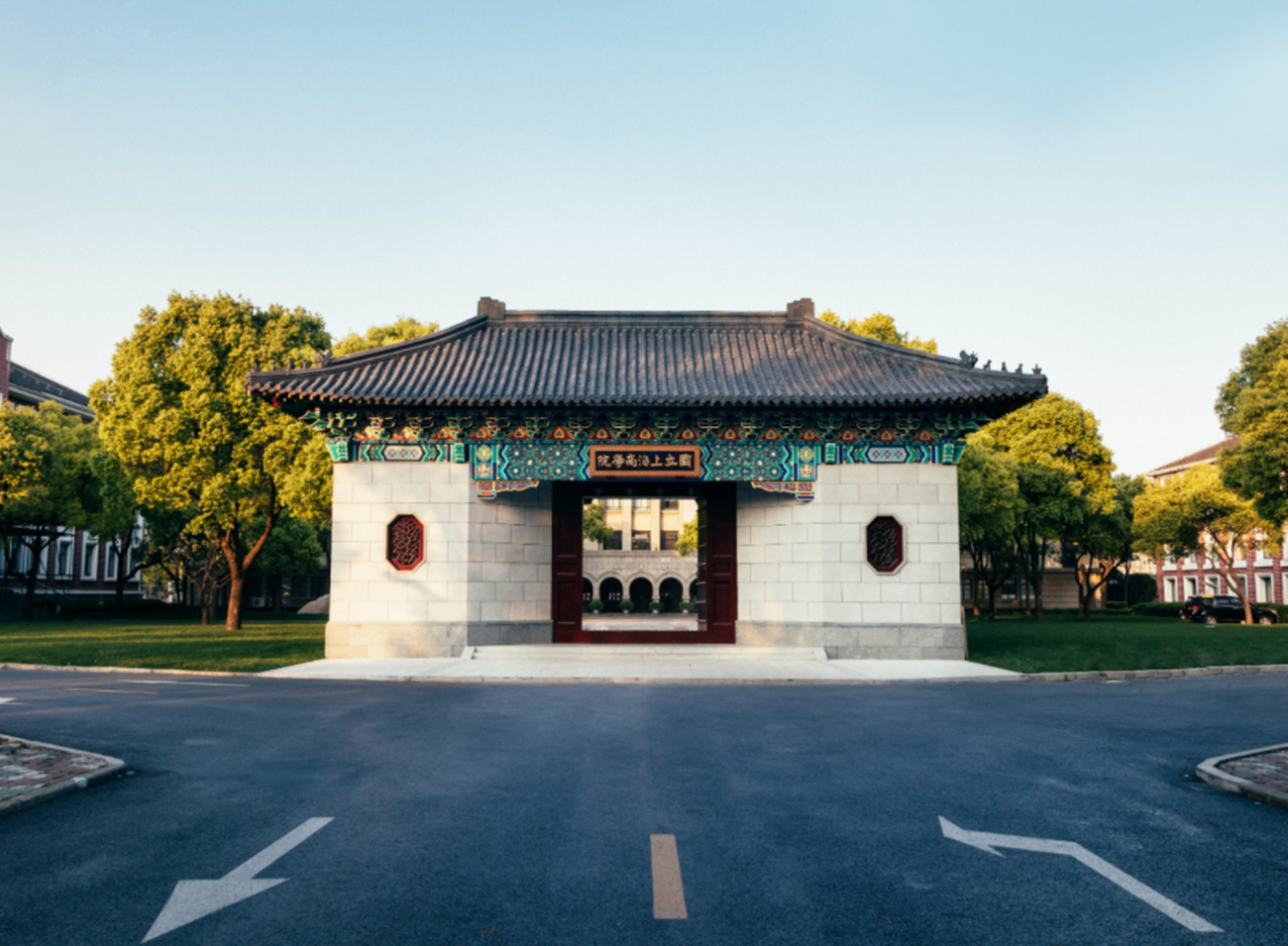 国内文科大学排名公布，前15名以综合大学为主，师范大学表现出色