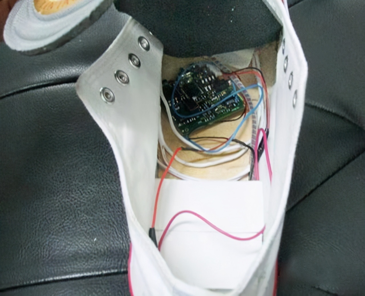 高考为什么不能携带金属，看看这些就明白了