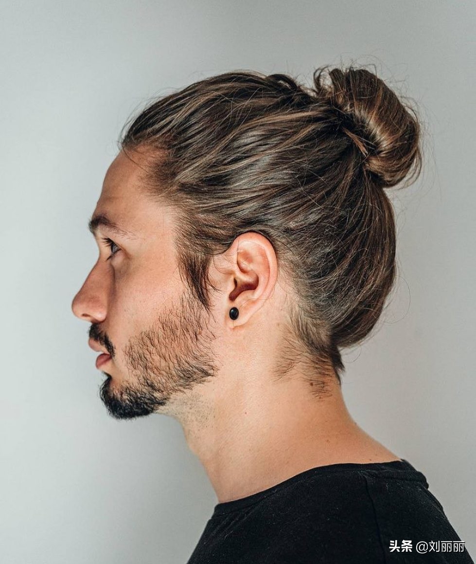 鬓角是哪个位置图片(越剪越有型男发来了) - 赤虎壹号