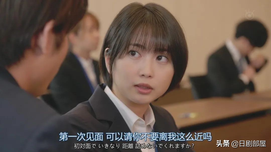 楚楚伟和纳米天使与爱情者的爱合作。