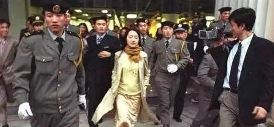 一代玉女，两次退出娱乐圈，因为一个富二代，毁了自己的人生