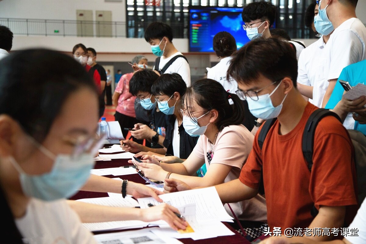 湖南大学一寝室四名女生，貌美如花，专业成绩优秀，集体保研名校