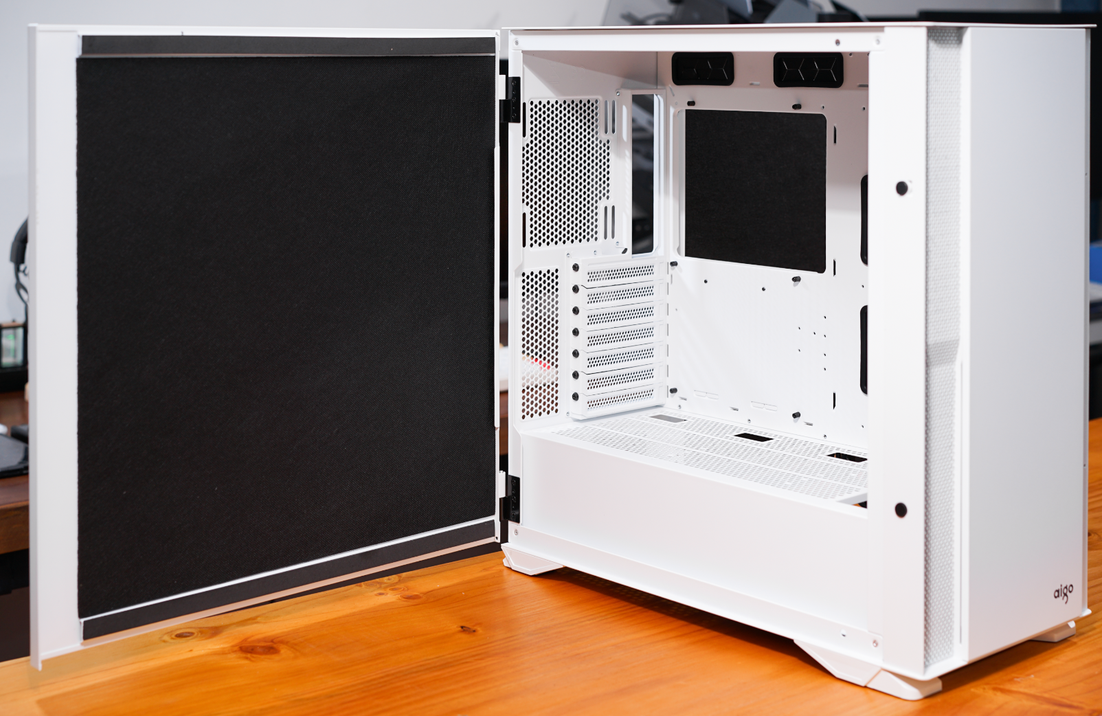 今年装过的最好静音机箱居然是个“鞋盒”？YOGO K100装机体验