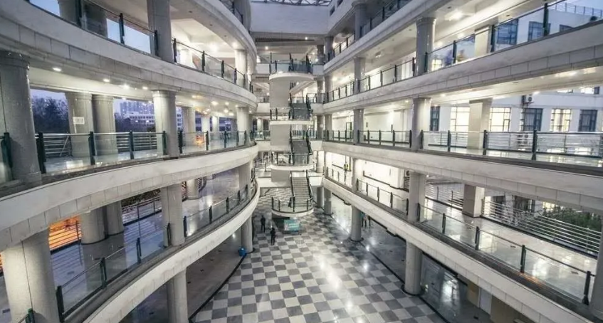 法学专业院校排名TOP100，谁是性价比最高的院校？