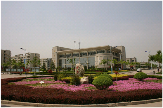 校内要乘电动车，坐拥7个“网红餐厅”，陕西这所211到底有多“大”？