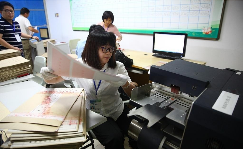 19年高考作文（两份高考满分作文）