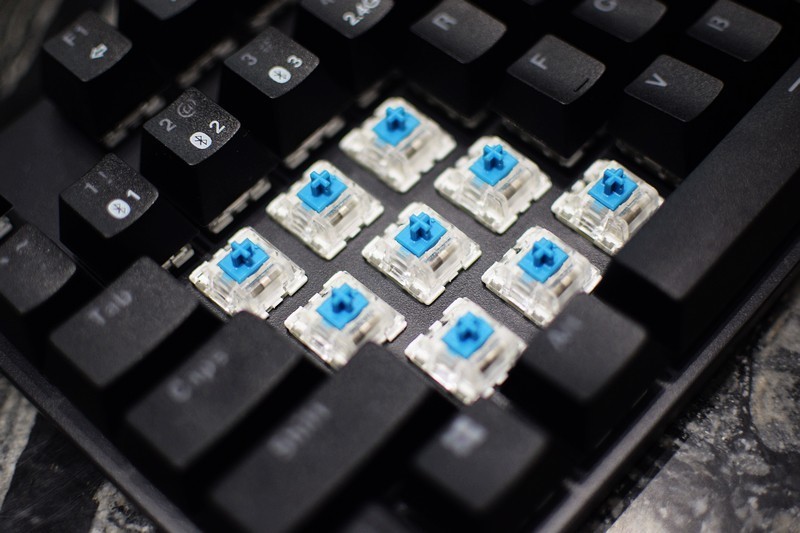 雷柏V500PRO多模版.有线/无线.背光游戏机械键盘