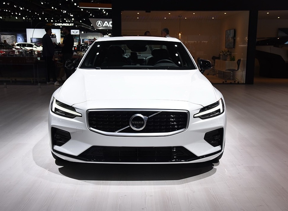 国产沃尔沃S60上市，实拍揭秘豪华与科技新标杆