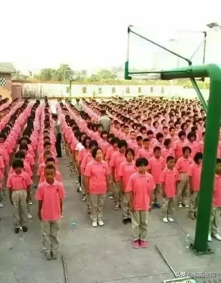 八一八上海小朋友的校服，哪所学校才是魔都颜值Top 1？