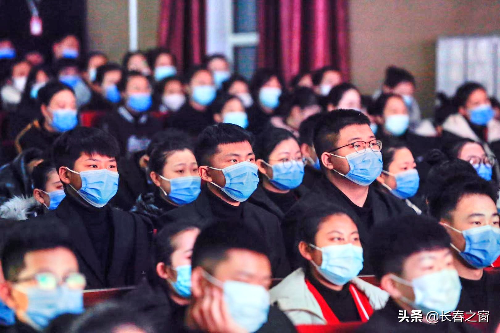 长春市公共关系学校的开学第一课 爱国情怀环保意识深植学生心中