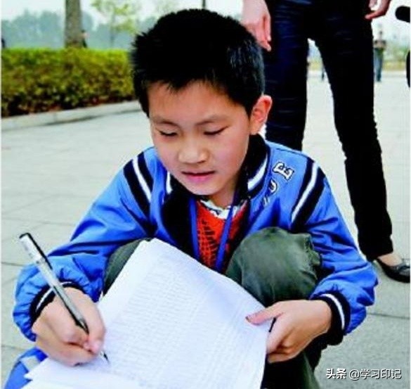 他被称为中国“小神童”，8岁上高中，10岁会电脑编程！