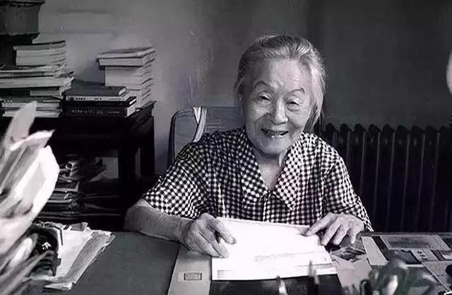 读完杨绛的《我们仨》我发现：一个家庭是否幸福，取决于两点