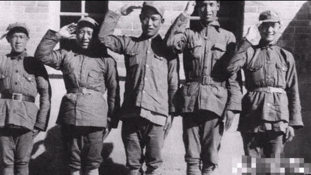 1937年周恩来崂山遇刺，替身被杀，自己险丧命，何人如此大胆？