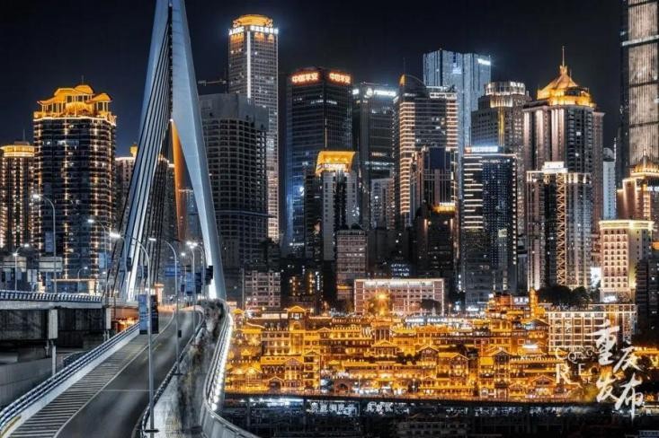 今年暑期，这3部电视剧超火，主角全部来自重庆这所高校！